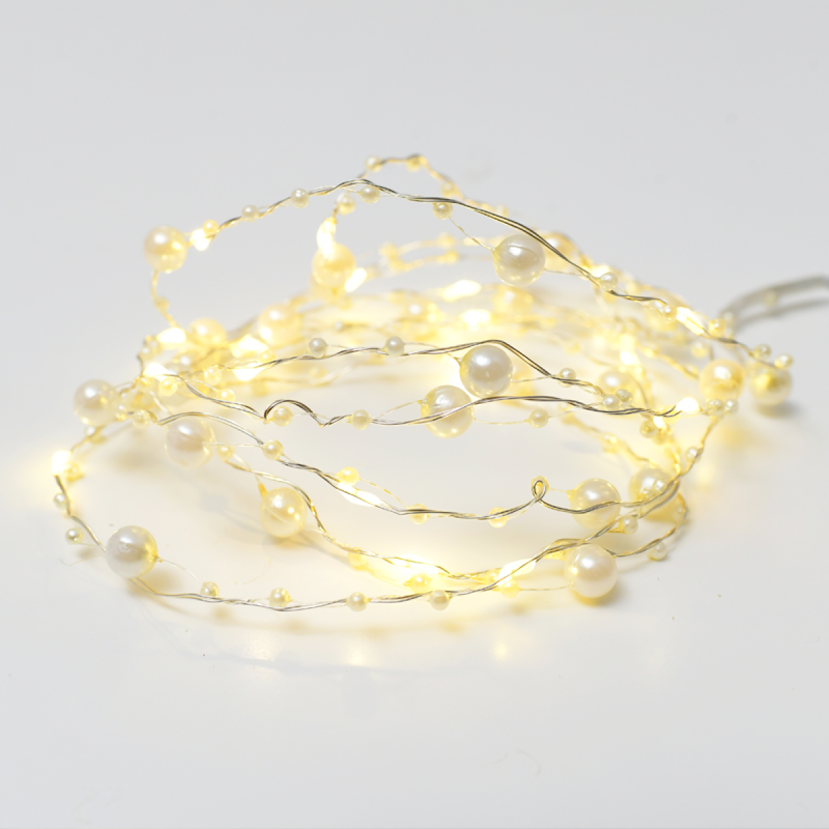 ACA "PEARL" Σχέδιο 20 LED ΛΑΜΠΑΚ ΣΕΙΡΑ ΘΕΡΜΟ ΛΕΥΚΟ ΑΣΗΜΙ ΚΑΛΩΔ ΧΑΛΚΟΥ & ΜΠΑΤΑΡ 2xAA IP20 2m+10cm 1.2W