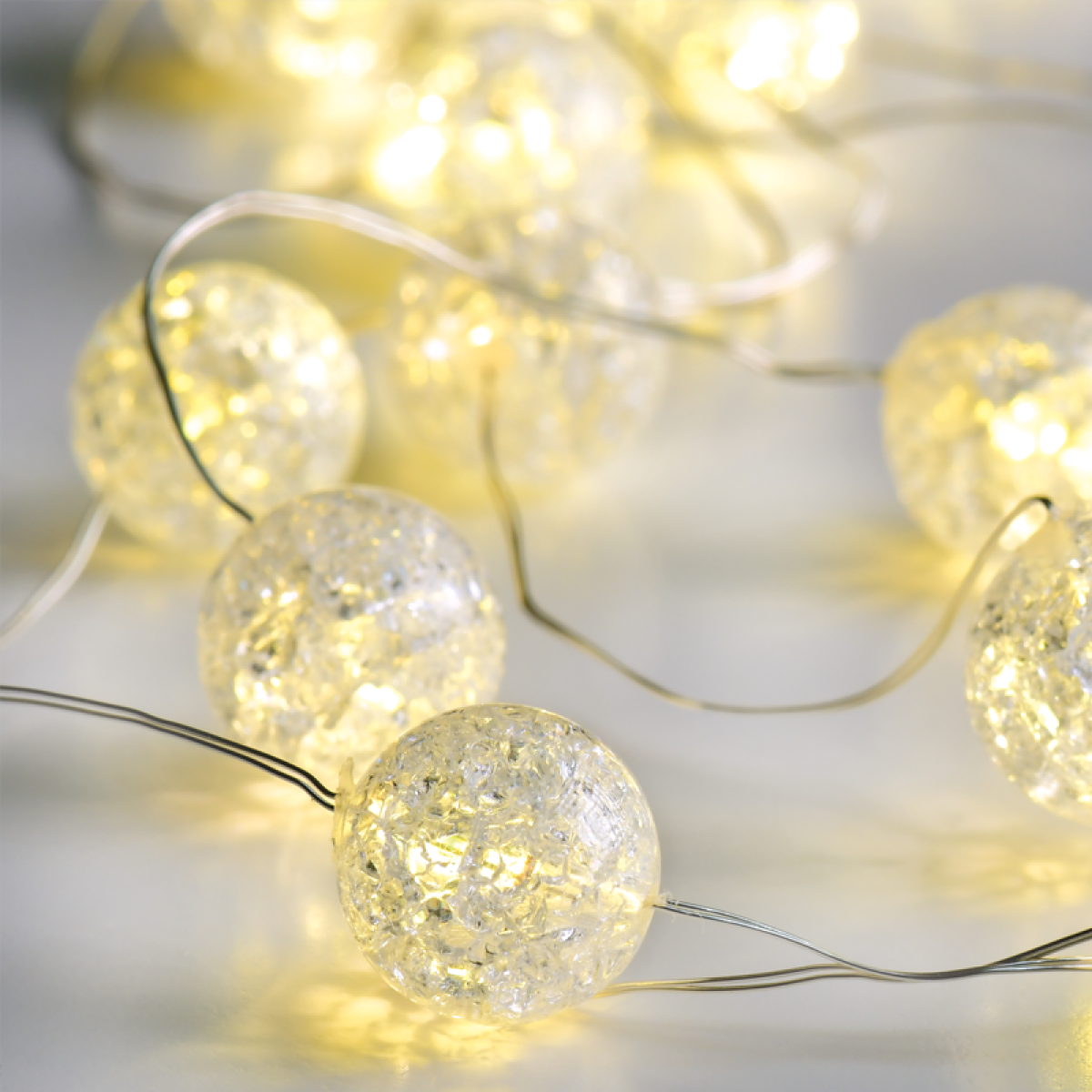 ACA "BALL" Σχέδιο 20 LED ΛΑΜΠΑΚ ΣΕΙΡΑ ΘΕΡΜΟ ΛΕΥΚΟ ΑΣΗΜΙ ΚΑΛΩΔ ΧΑΛΚΟΥ & ΜΠΑΤΑΡ 2xAA IP20 2m+10cm 1.2W