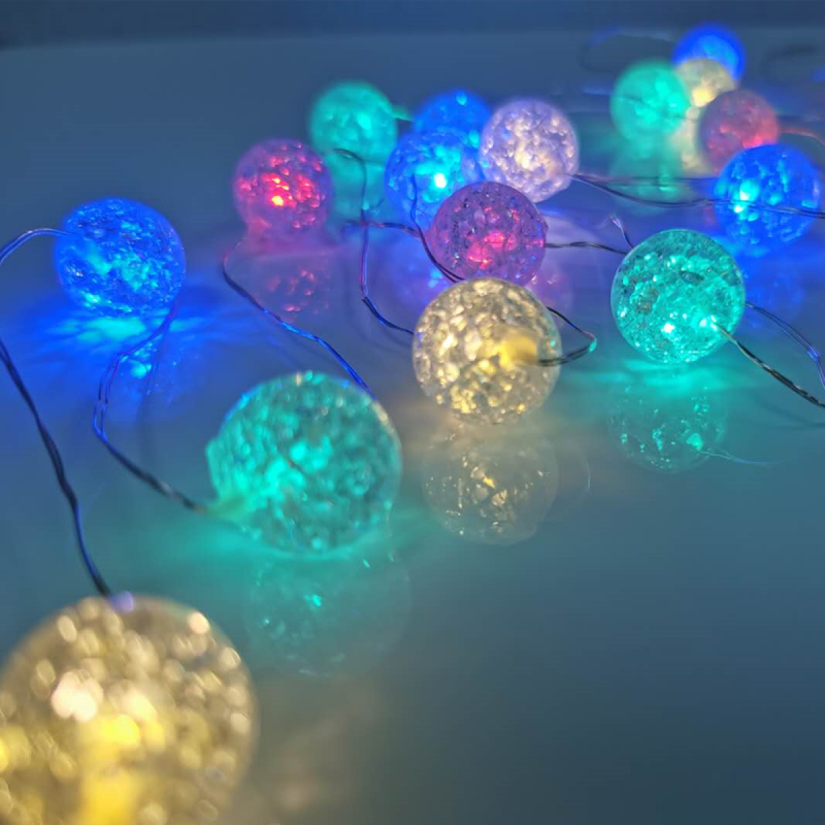 ACA "BALLS", 20 LED  ΛΑΜΠ. ΧΑΛΚΟΥ, RGBY,  ΑΣΗΜΙ. ΚΑΛ. & ΜΠΑΤ. 2xAA, IP20, 2M+10CM, 1.2W