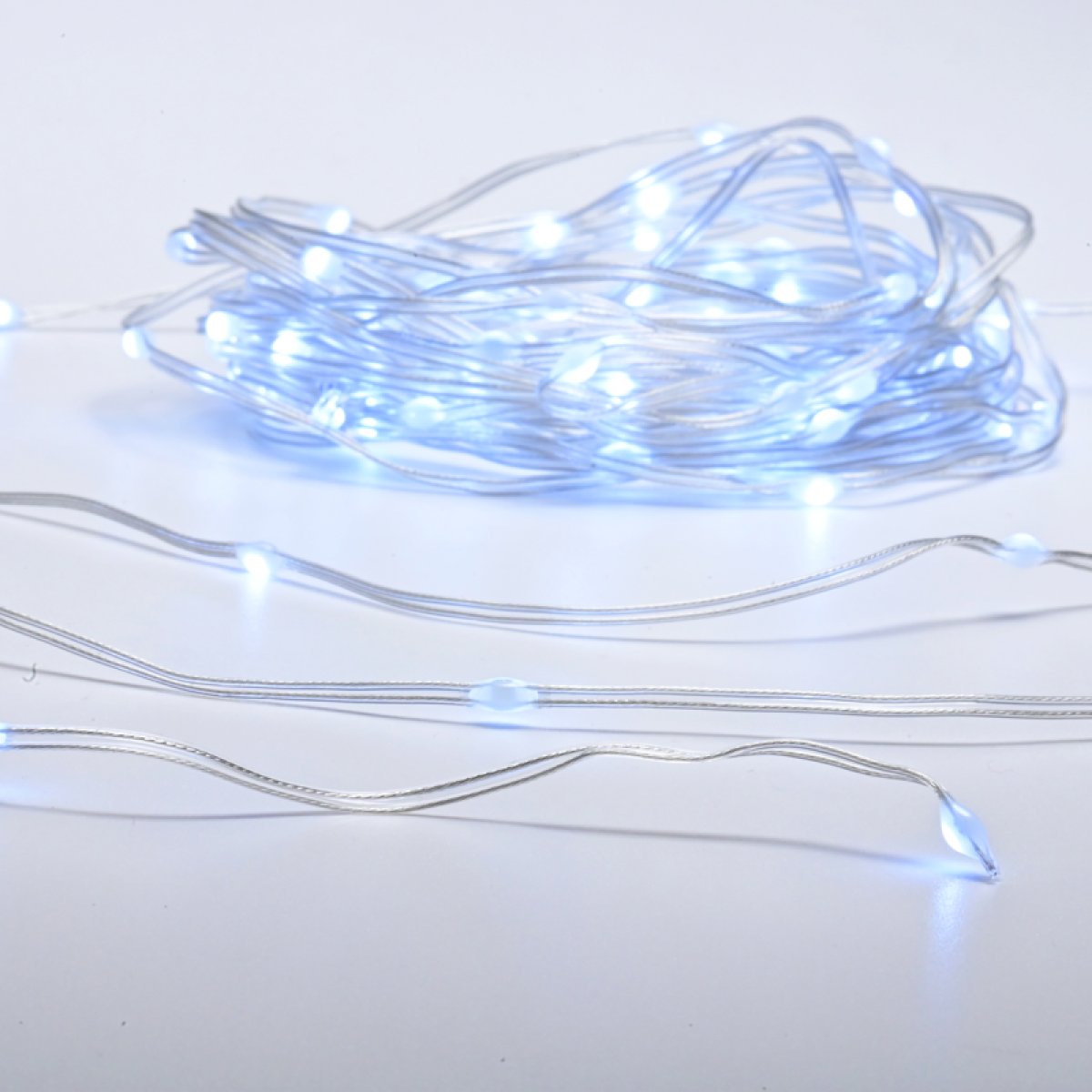 ACA SKIN LINE LAMP 100 ΛΑΜΠ. LED CW 3AA BAT 8 ΠΡΟΓΡ. IP44 ΜΗΚΟΣ 10m 0,3m ΔΙΑΦΑΝΟ ΚΑΛΩΔΙΟ ΤΡΟΦ.