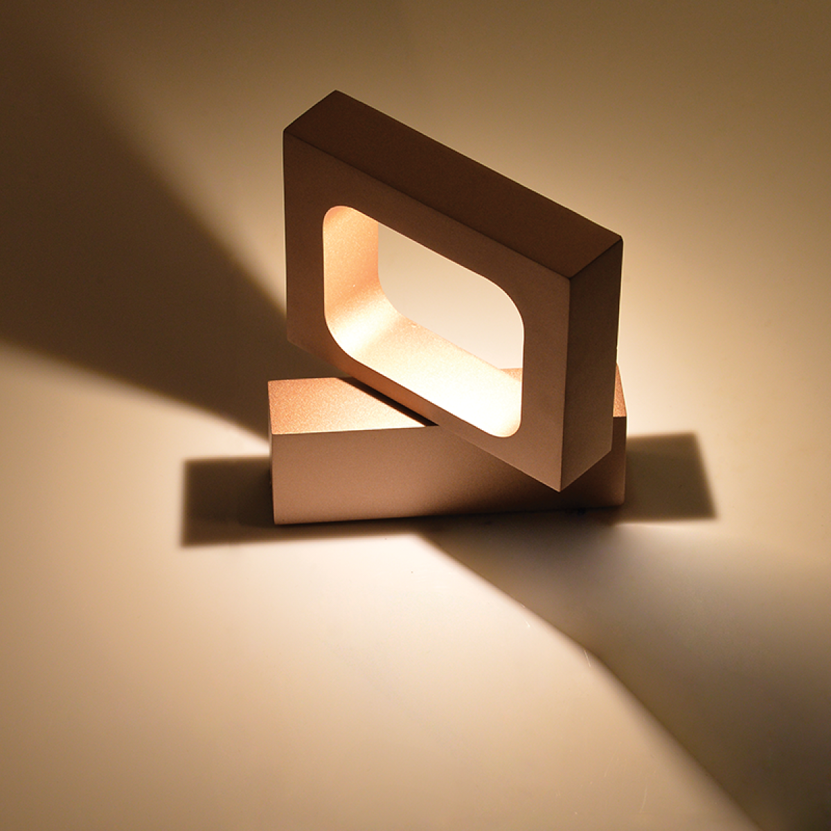 ACA ΕΠΙΤΟΙΧΟ Φ/Σ LED 6W 3000K ΑΛΟΥΜΙΝΙΟ ΧΡΥΣΟ 14,5X13X3CM CYCLOP - Image 2